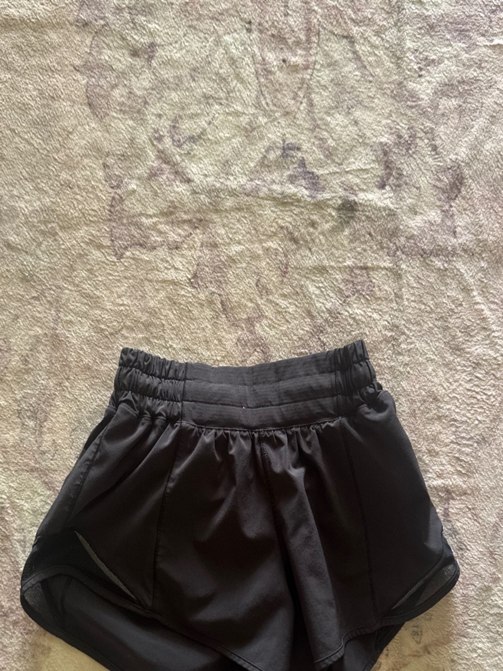Lululemon black running shorts hotty hot